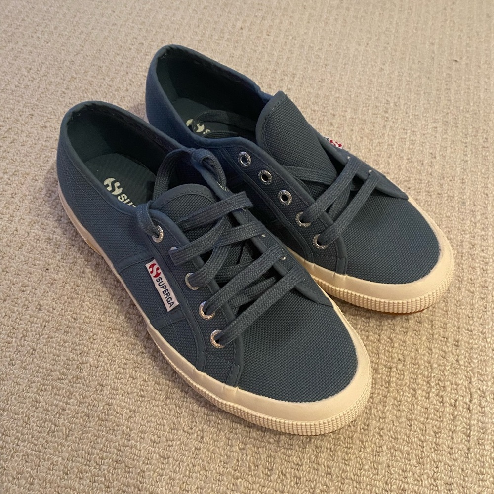Blue/turquoise Supergas
